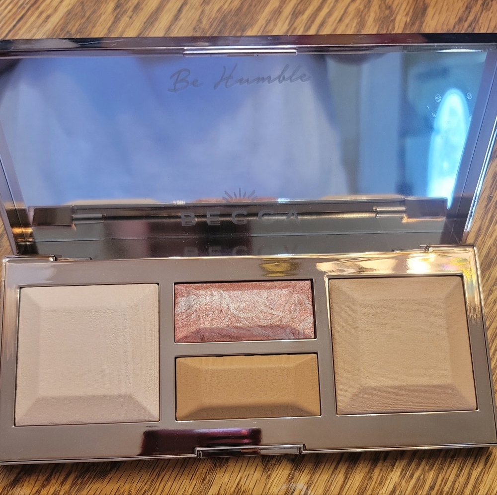 NIB Becca Be A Light Face Palette